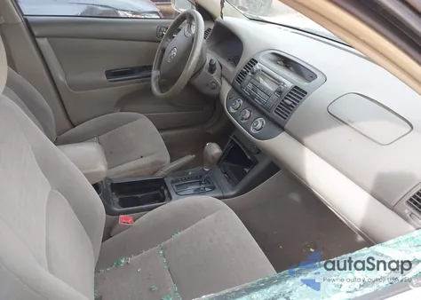 2005 Toyota Camry Le z USA, uszkodzony, nr VIN 4T1BE32KX5U973974